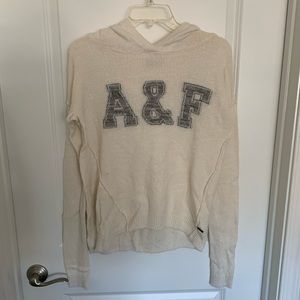 ABERCROMBIE & FITCH (EUC)✨CREAM SWEATSHIRT